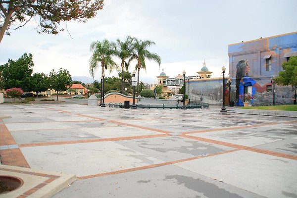 27.ThomasSqr 01.Pomona