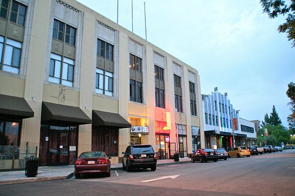 30.ThomasSt 01.Pomona