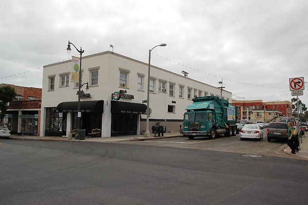 Strts-6th-Mesa-Corner Plaza-017