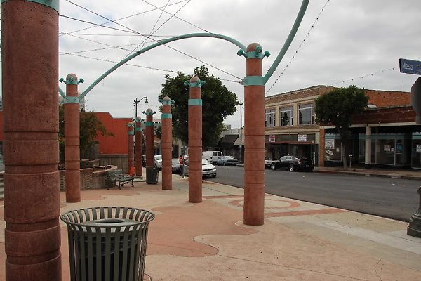 Strts-6th-Mesa-Corner Plaza-002