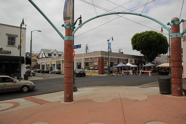 Strts-6th-Mesa-Corner Plaza-008