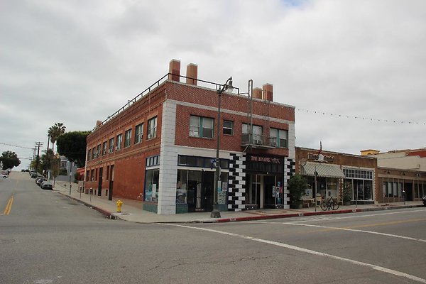 Streets-7th &amp; Center sanp-009