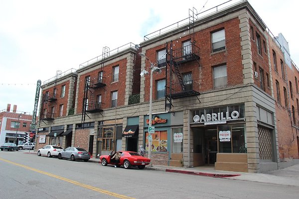 Streets-7th &amp; Center sanp-018