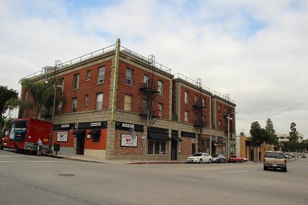 Streets-7th &amp; Center sanp-025