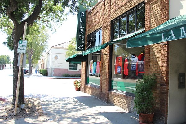 74.Street.Sidewalk.Mission.St.SoPas