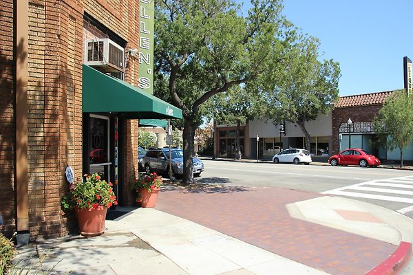 63.Street.Sidewalk.Mission.St.SoPas