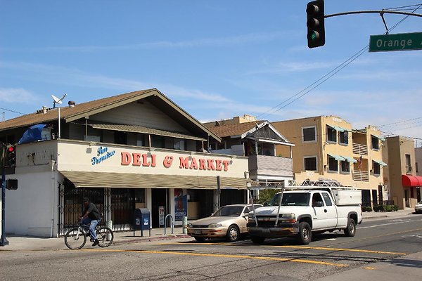 Steet-4th &amp; Orange lbch-017