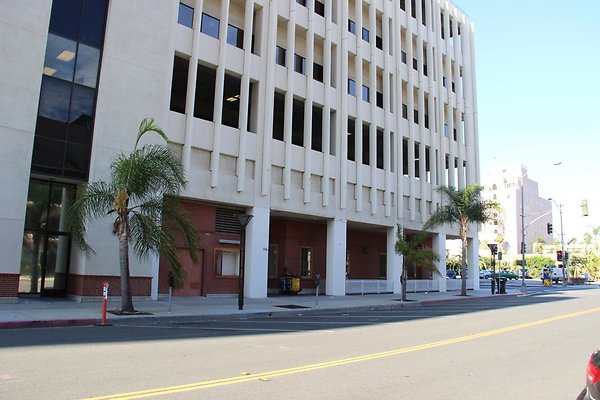 02.Steet.SW.1st.St.Elm-LongBeachBlvd