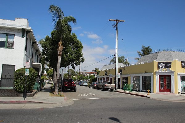 Strts-4th St Cherry-Junipero lbch-036
