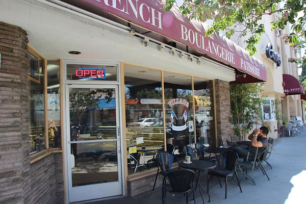 30.Kenneth.Village.Glendale