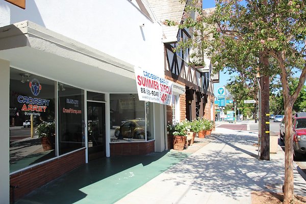 13.Kenneth.Village.Glendale