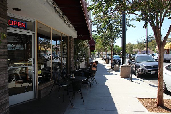 31.Kenneth.Village.Glendale