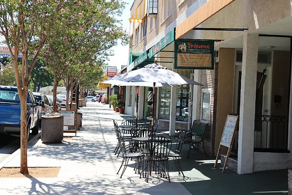 27.Kenneth.Village.Glendale