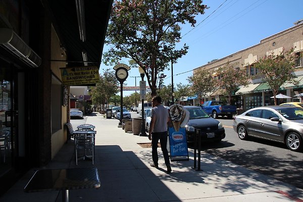 05.Kenneth.Village.Glendale