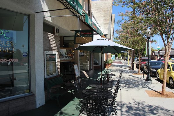 16.Kenneth.Village.Glendale