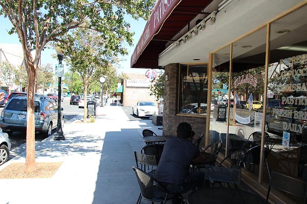 36.Kenneth.Village.Glendale