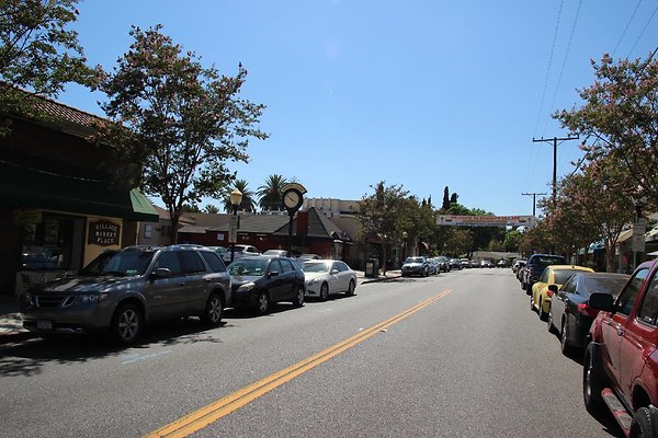 39.Kenneth.Village.Glendale