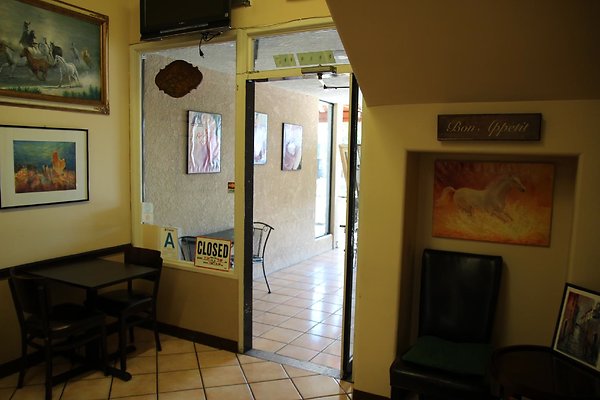 23.Kenneth.Village.Glendale