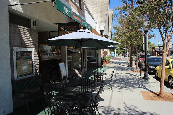 18.Kenneth.Village.Glendale