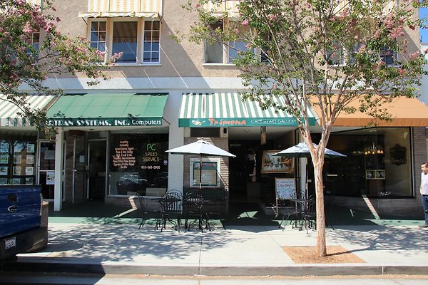 10.Kenneth.Village.Glendale