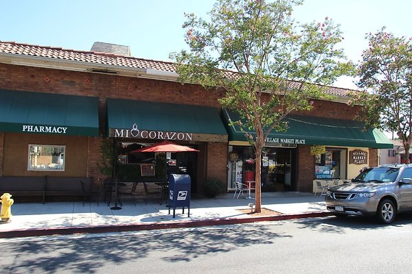 41.Kenneth.Village.Glendale