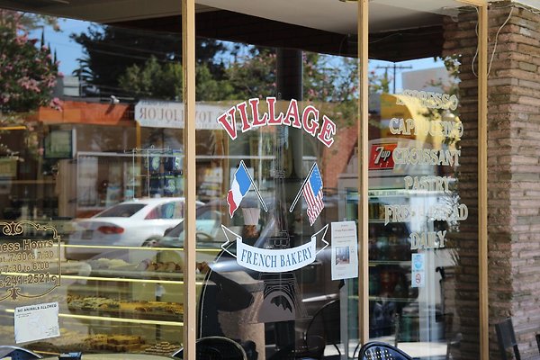 33.Kenneth.Village.Glendale