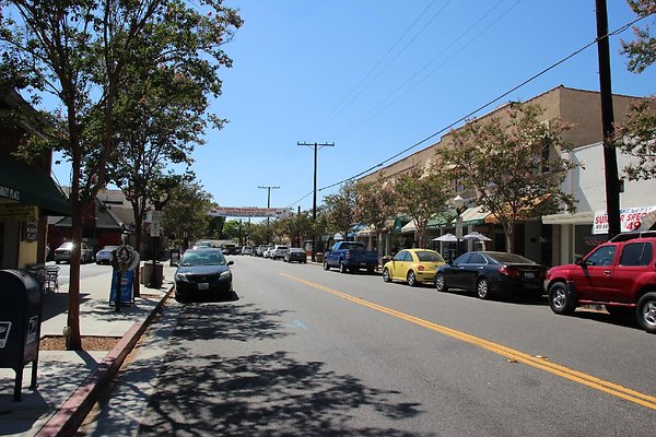 04.Kenneth.Village.Glendale
