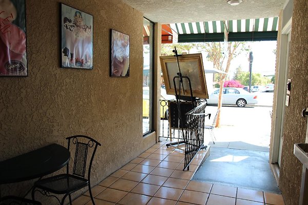 24.Kenneth.Village.Glendale