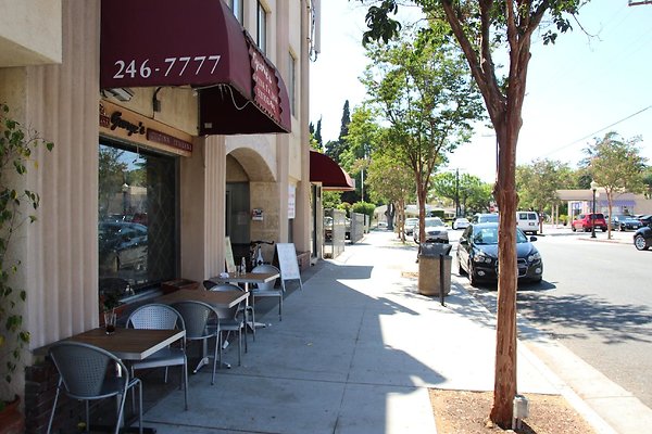 35.Kenneth.Village.Glendale