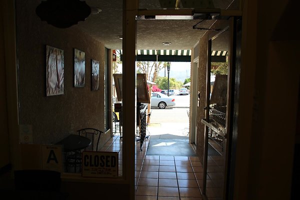 20.Kenneth.Village.Glendale