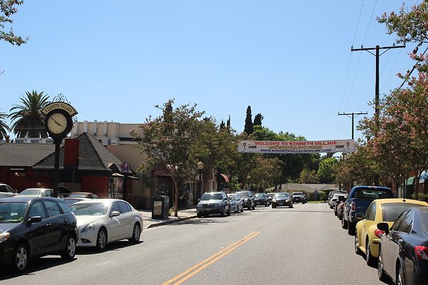 40.Kenneth.Village.Glendale
