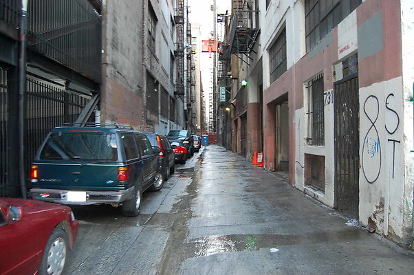 Alley Spring.Broadway.north of 8th