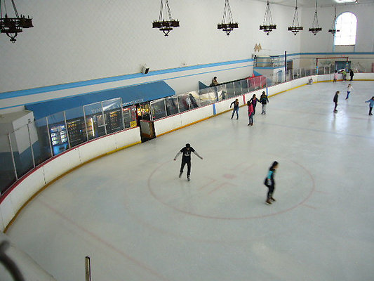 Pasadena.Ice.Skating.Center01