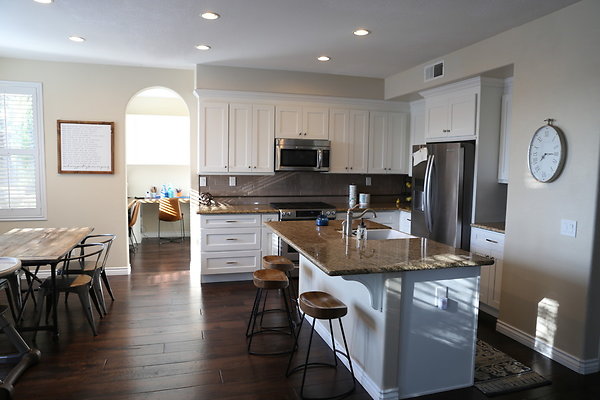 KITCHEN-Pair w1B-Nearby-27 Tisbury Wy-BARBARAs