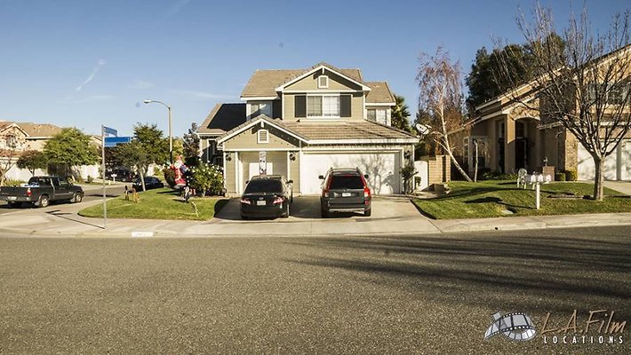 LAFL 7579 File Pics-FRANK Hs-23511-03