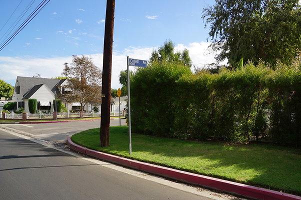 Magnolia.Blvd.East.EN.33