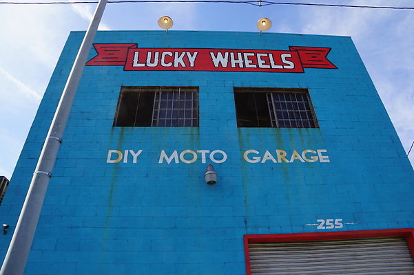 Luckys.Motorcycle.02