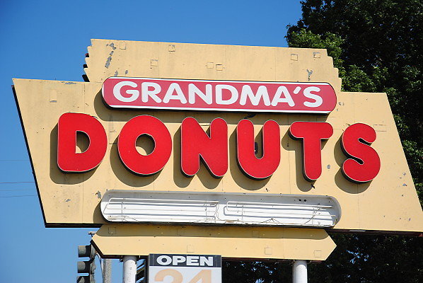 Grandmas Donuts.Pomona