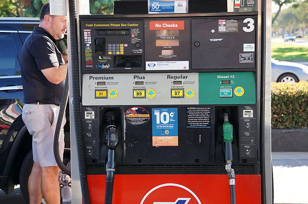 Spring.Stud.76.Gas.08