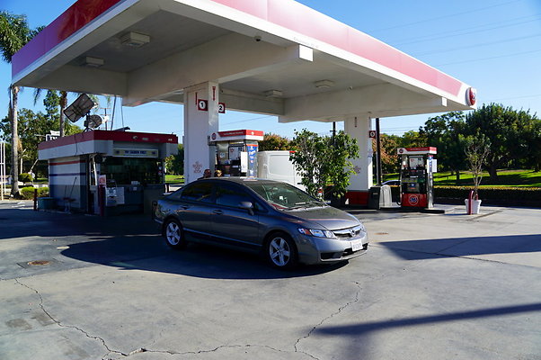 Spring.Stud.76.Gas.31a