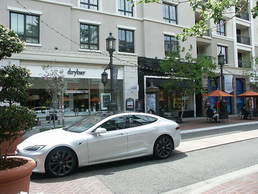 Caruso Ave