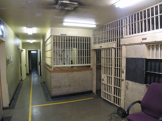 Glendale Police Station Jail 3543