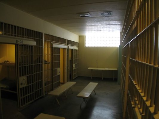 Glendale Police Station Jail 3552