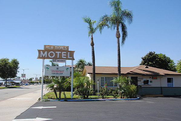 Palm Tropics Motel.Glendora