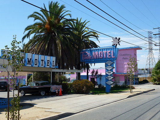 Pink Motel - San Fernando