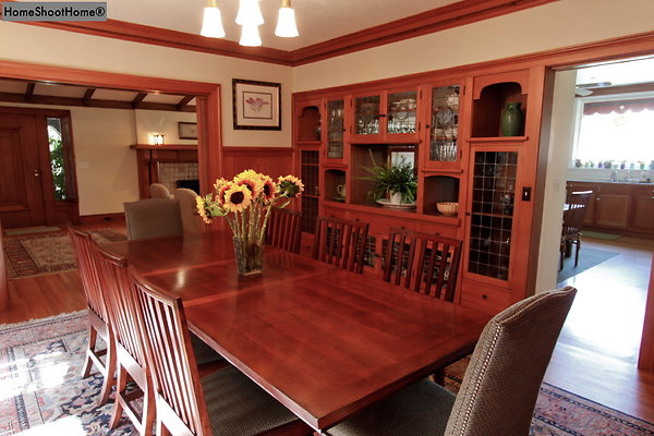 09dining-room-reverse