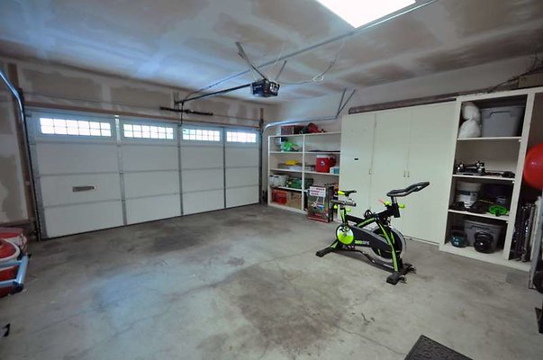 9393 garage3