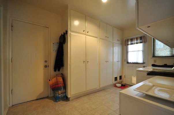 9393 laundry