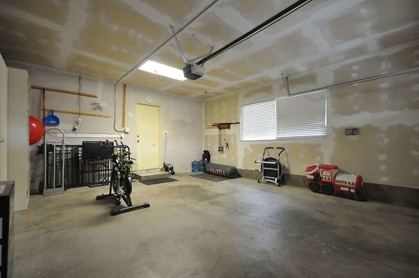 9393 garage