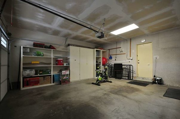 9393 garage2